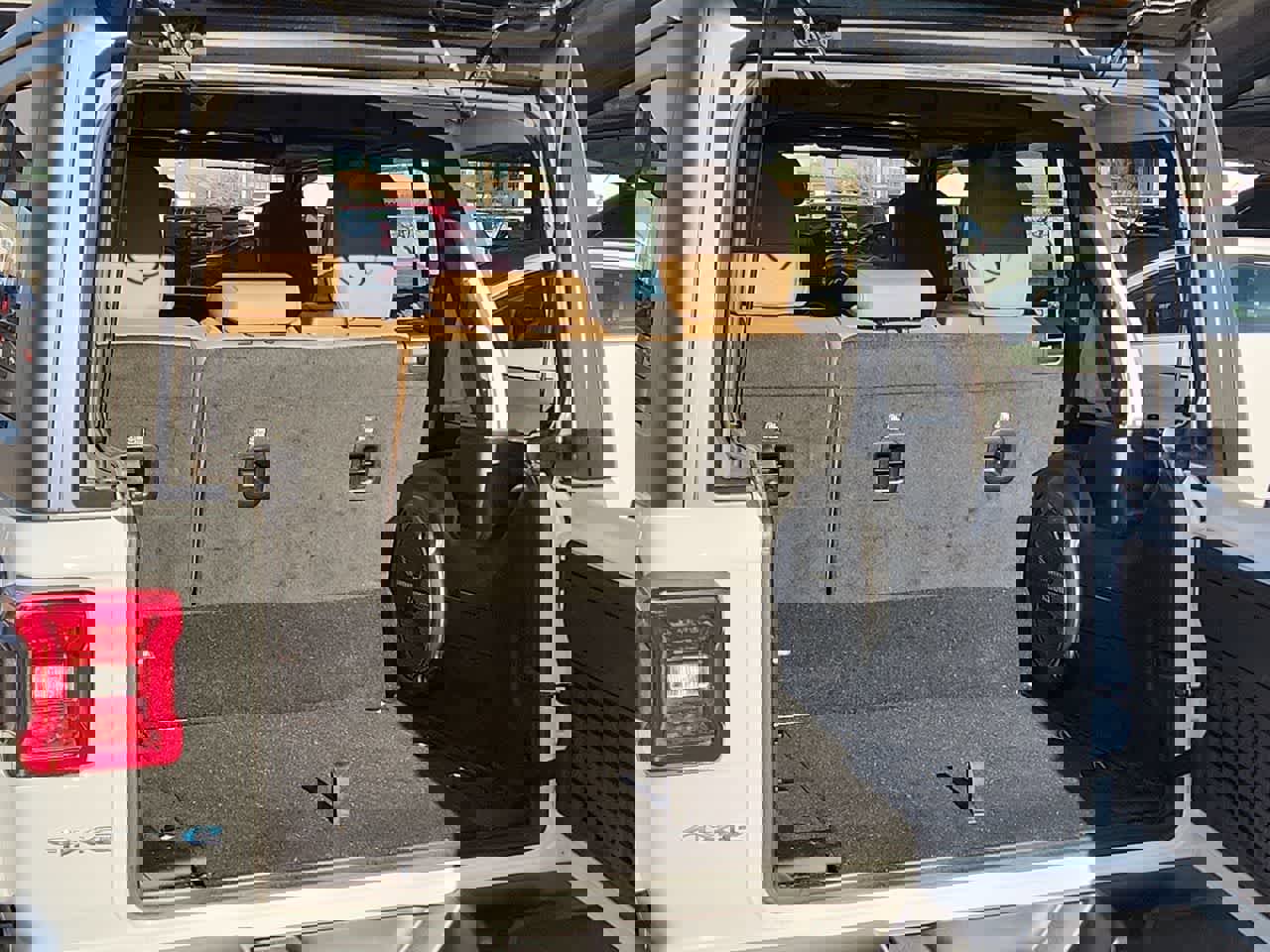 Used 2023 Jeep Wrangler Sahara w/ Cold Weather Group image 23