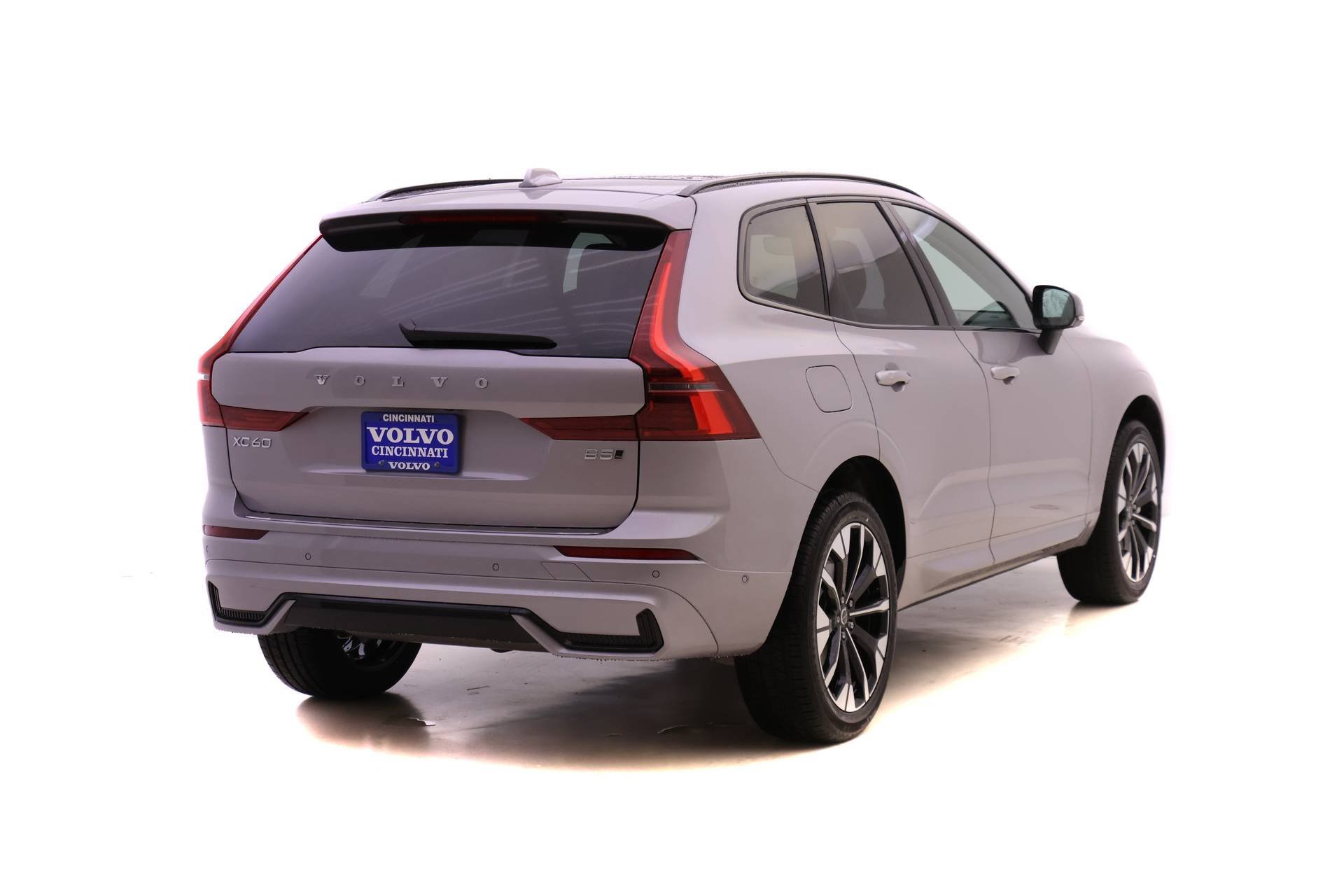 New 2026 Volvo XC60 B5 Plus w/ Protection Package Premier image 4