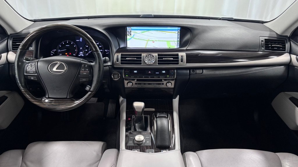 Used 2017 Lexus LS 460 w/ Comfort Package RWD image 10