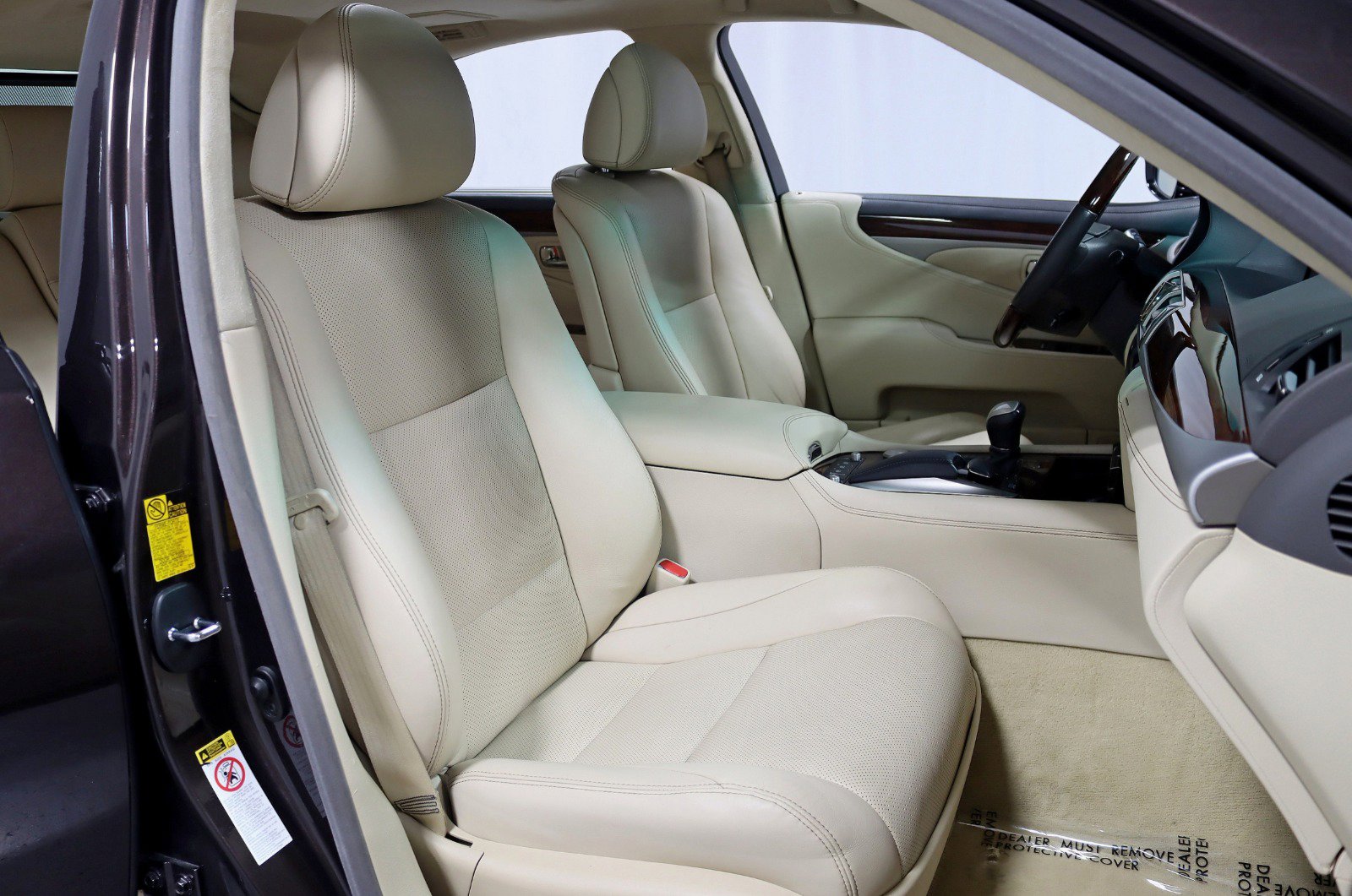 Used 2013 Lexus LS 460 AWD w/ Ultra Luxury Pkg image 26