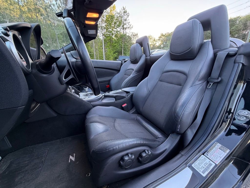 Used 2016 Nissan 370Z Touring Sport image 8