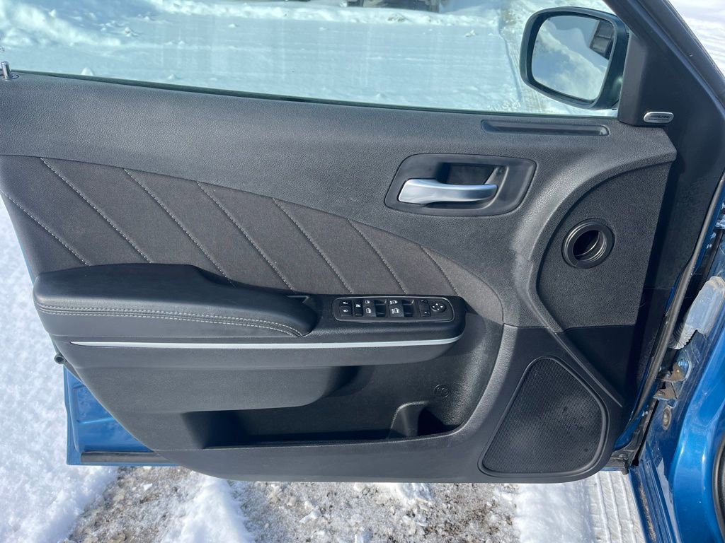 Used 2023 Dodge Charger SXT image 11