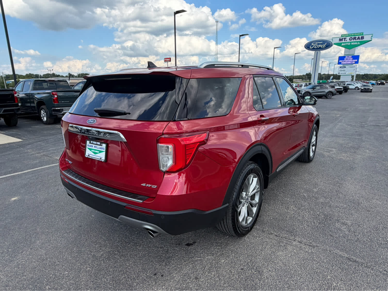 Used 2021 Ford Explorer Limited w/ Equipment Group 301A AWD/4WD image 13