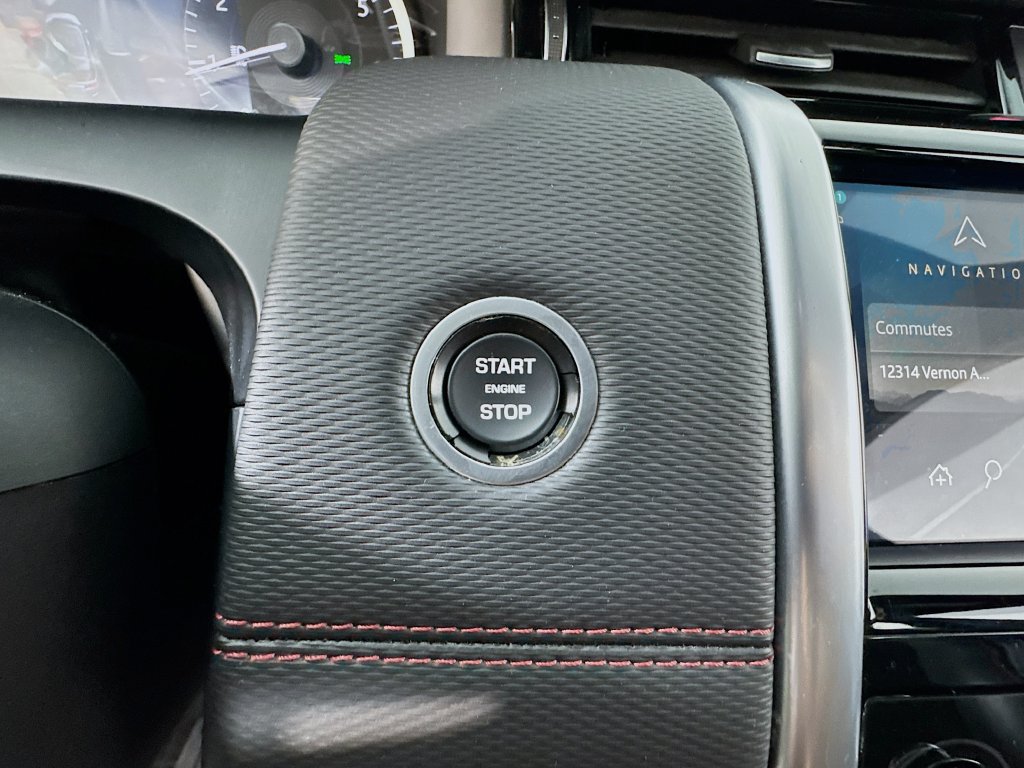 Used 2022 Land Rover Discovery Sport SE R-Dynamic AWD/4WD image 21