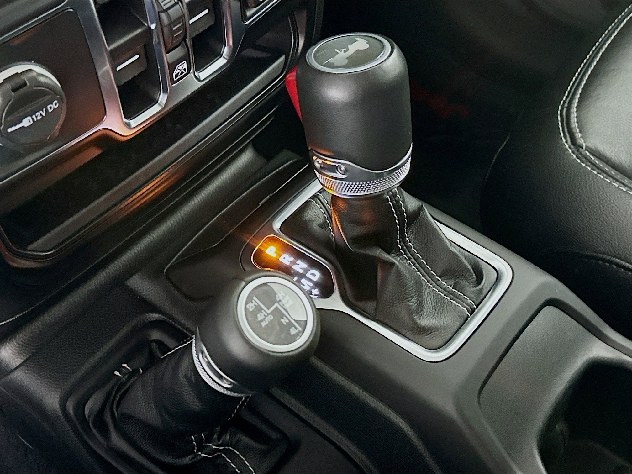 Used 2022 Jeep Wrangler Sahara w/ Safety Group image 25