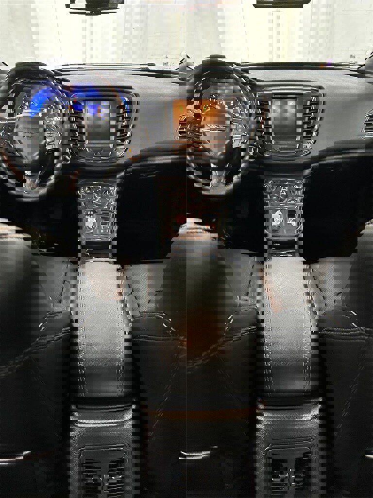 Used 2016 Chrysler 200 S w/ Navigation & Sound Group I image 28