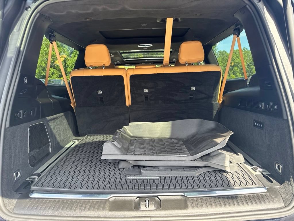 Used 2025 Jeep Grand Wagoneer L Series III w/ Rear Seat Video Group 1 AWD/4WD image 10