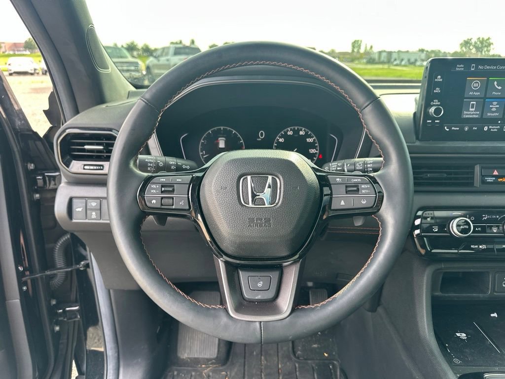 Used 2025 Honda Pilot TrailSport image 22