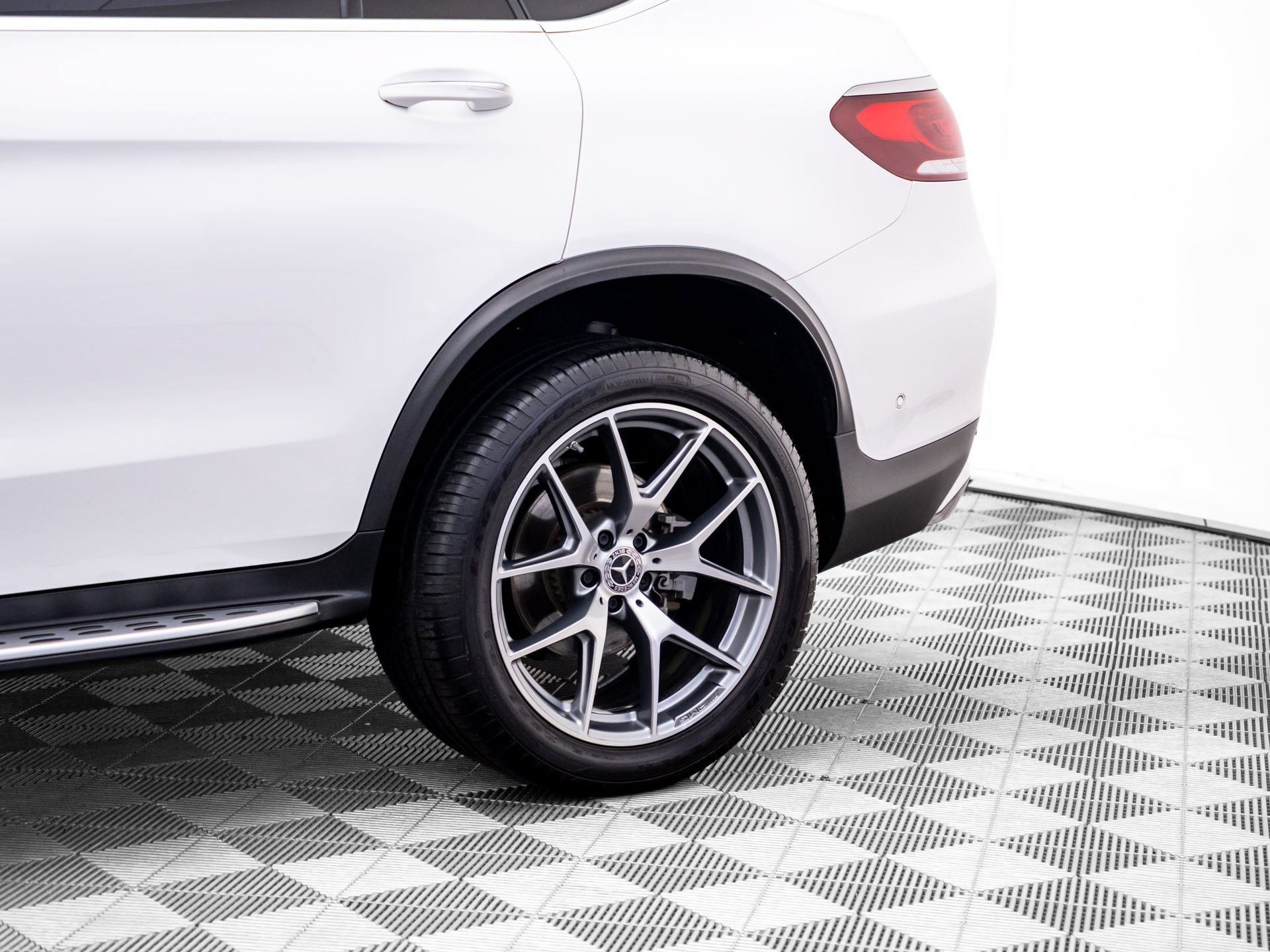 Used 2022 Mercedes-Benz GLC 300 4MATIC Coupe image 32
