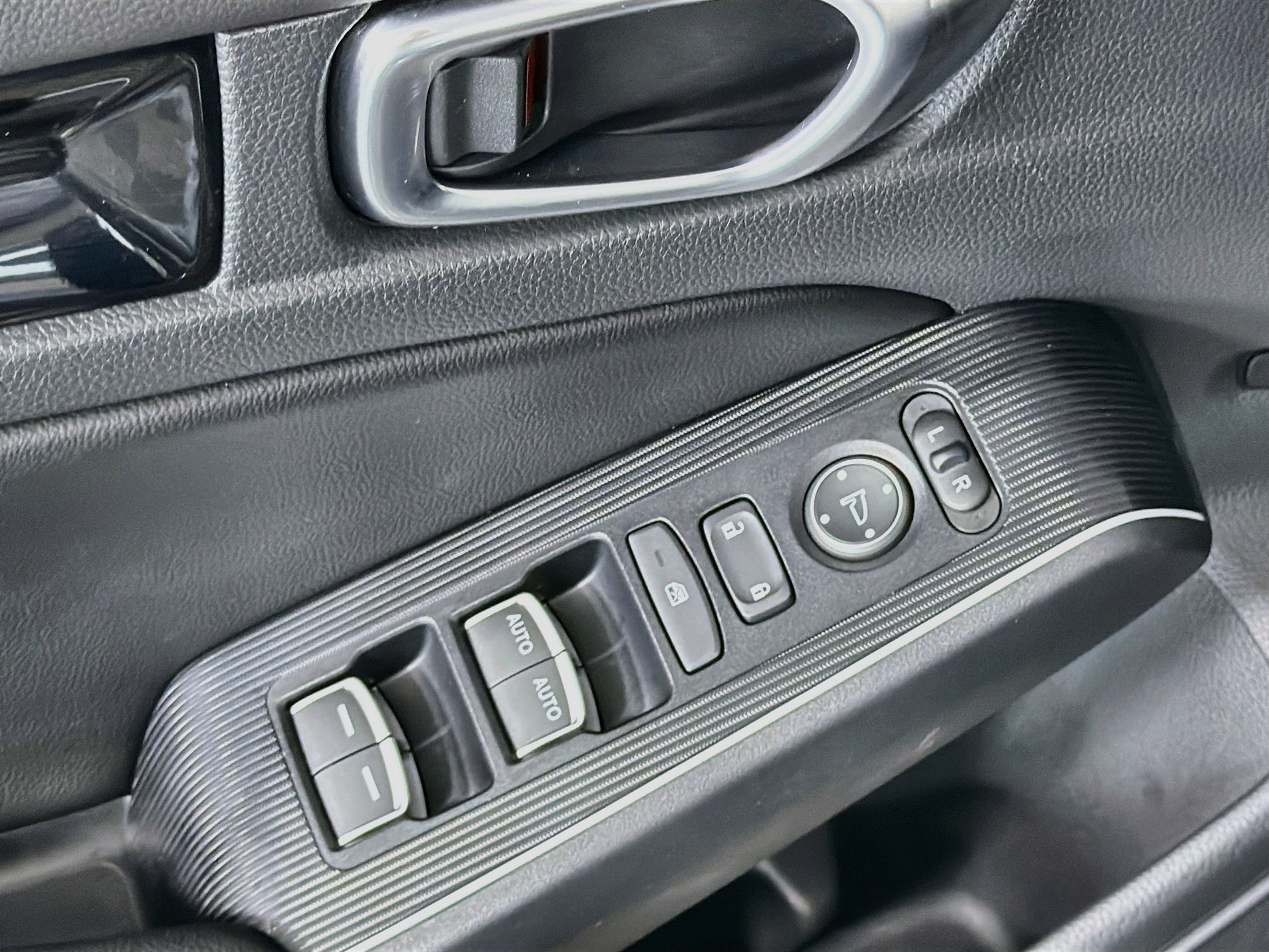 Used 2025 Honda Civic Sport image 12