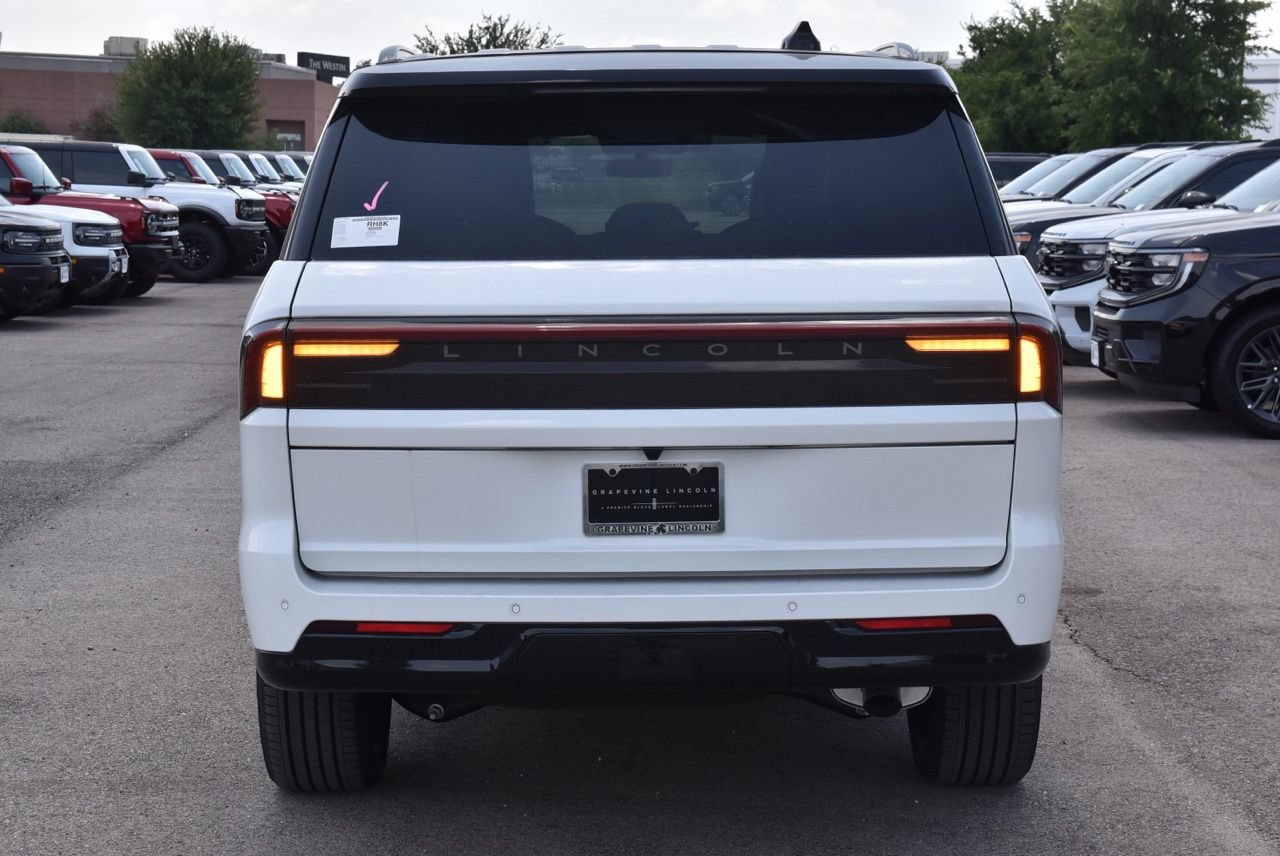 New 2027 Lincoln Navigator Black Label AWD/4WD image 8