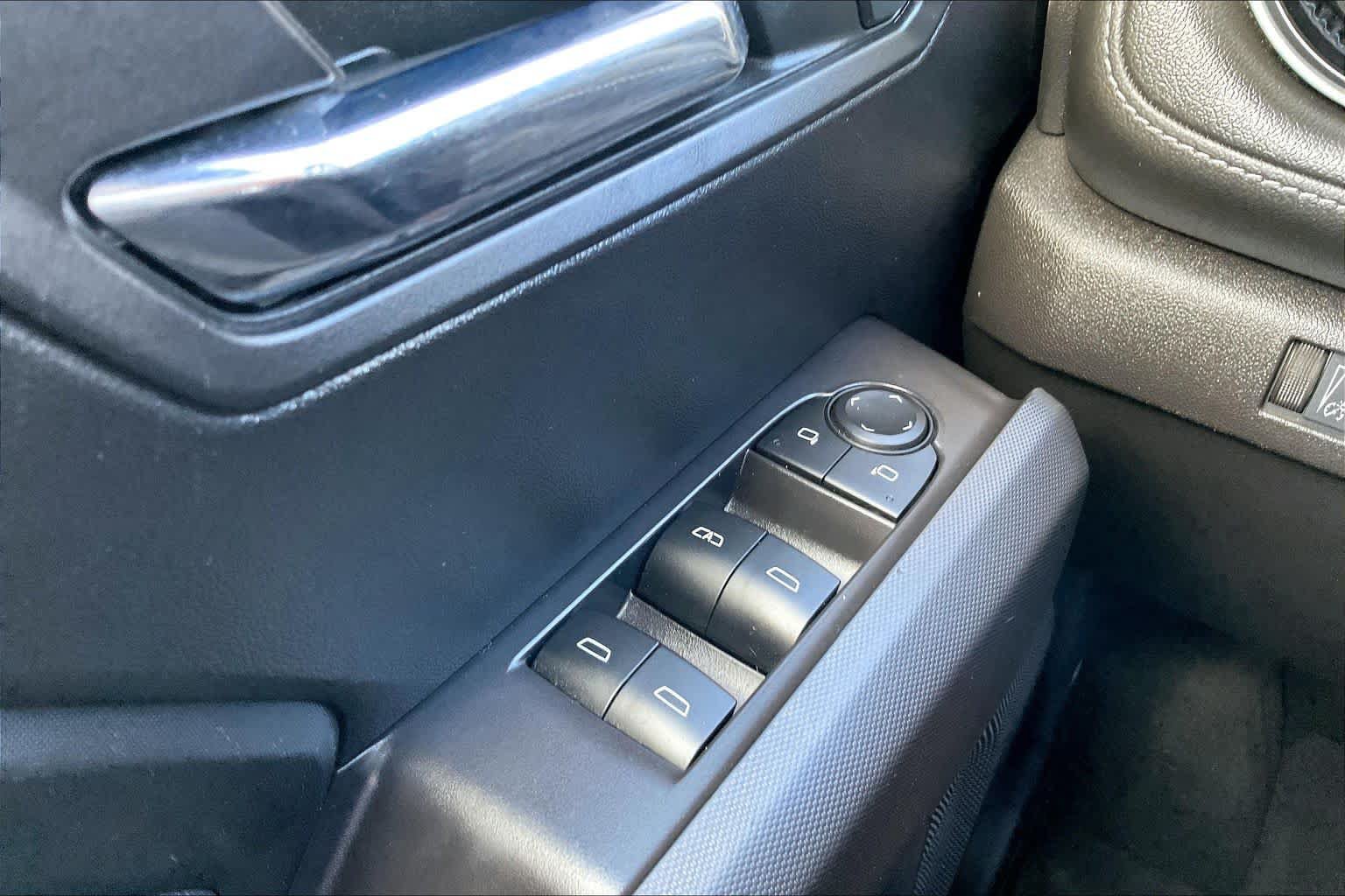 Used 2023 Chevrolet Colorado LT RWD image 29