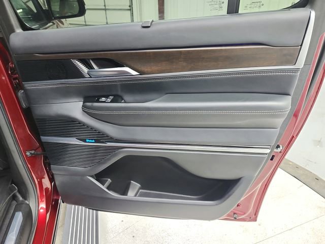 Used 2023 Jeep Grand Wagoneer L Series II image 42