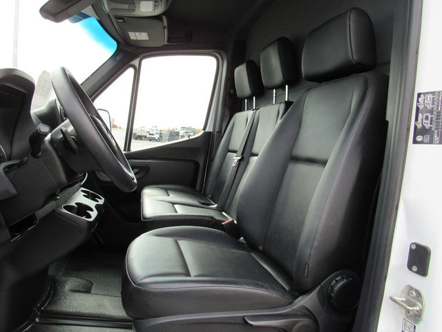 Used 2023 Mercedes-Benz Sprinter 4500 image 28