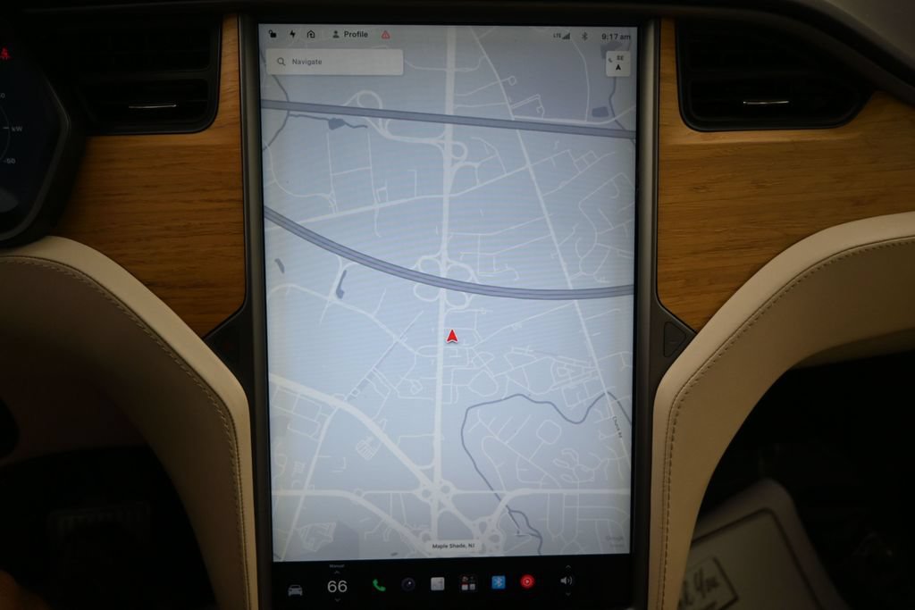 Used 2018 Tesla Model X 75D AWD/4WD image 11