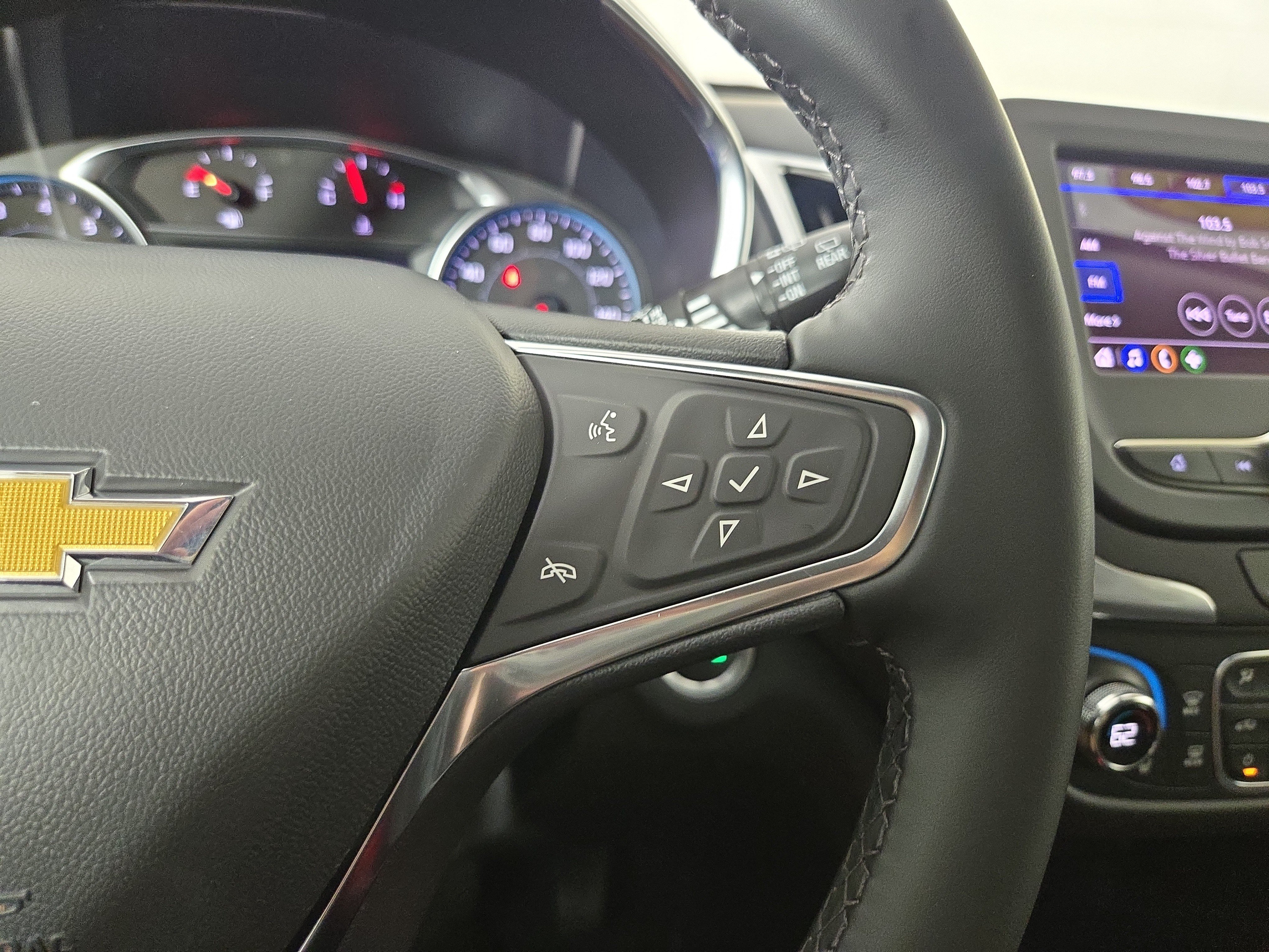 Certified 2024 Chevrolet Equinox LT FWD image 16