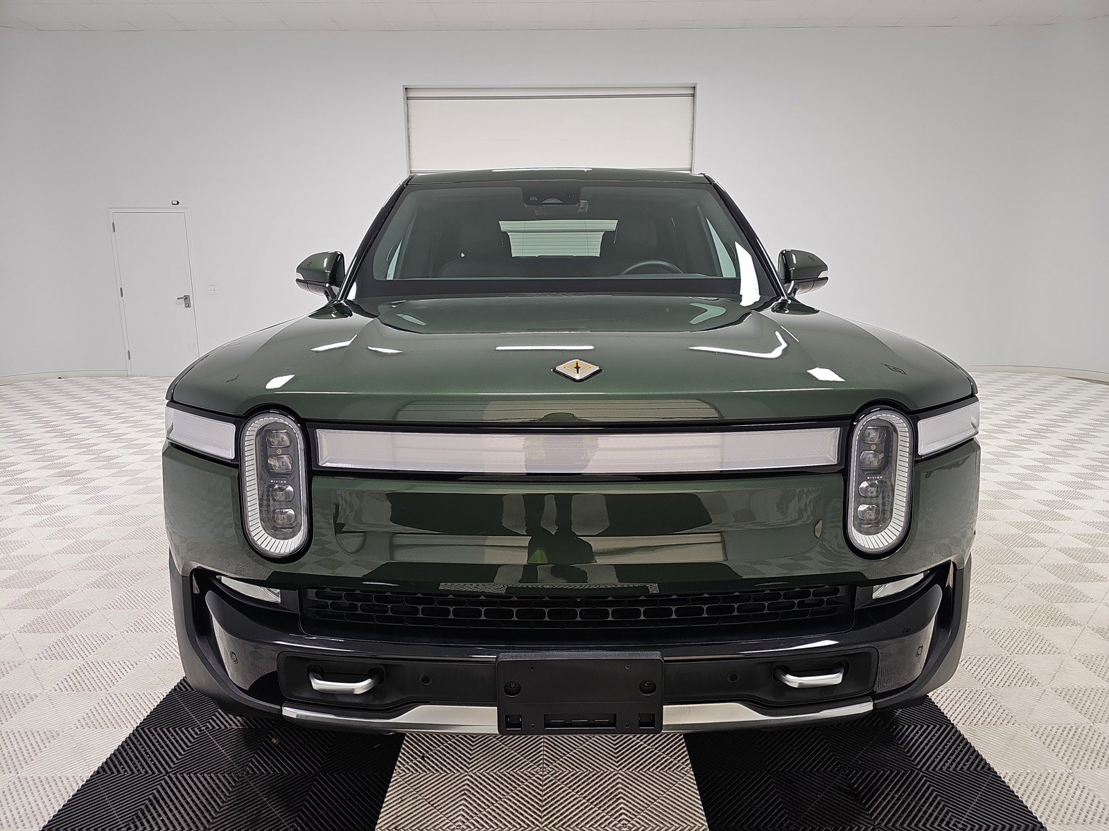Used 2022 Rivian R1T Adventure image 8