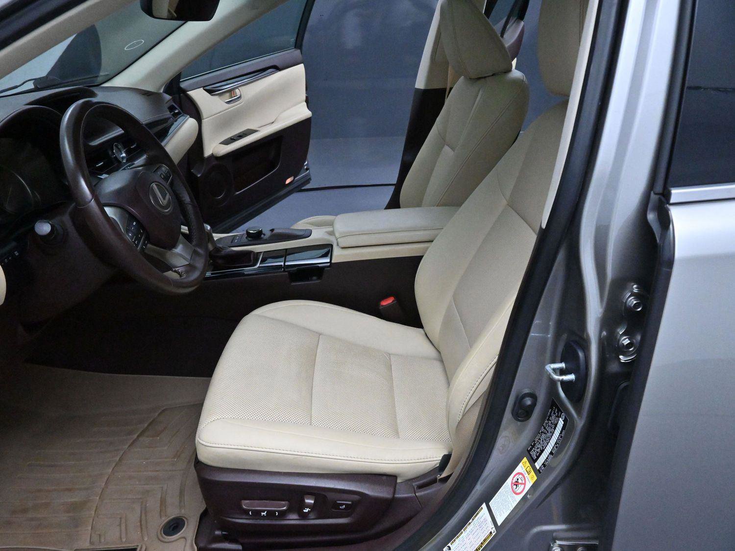 Used 2018 Lexus ES 350 w/ Accessory Package image 12