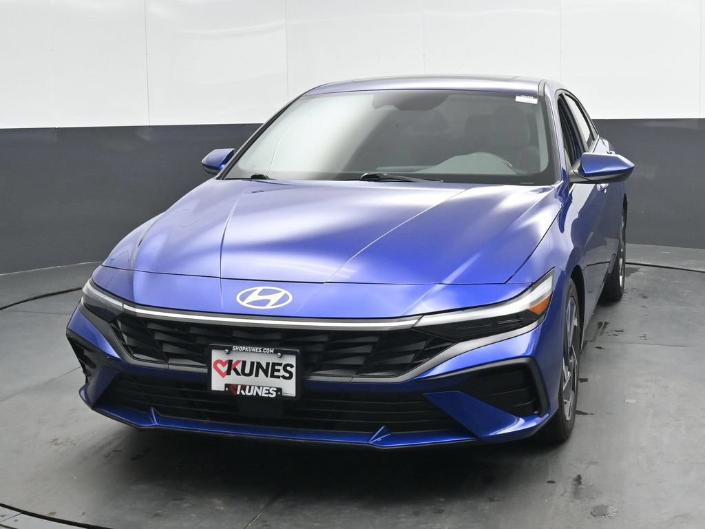 Used 2025 Hyundai Elantra SEL FWD image 6
