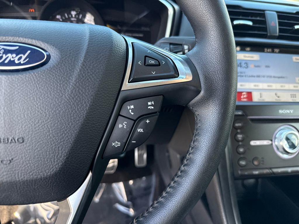 Used 2017 Ford Fusion Titanium image 16