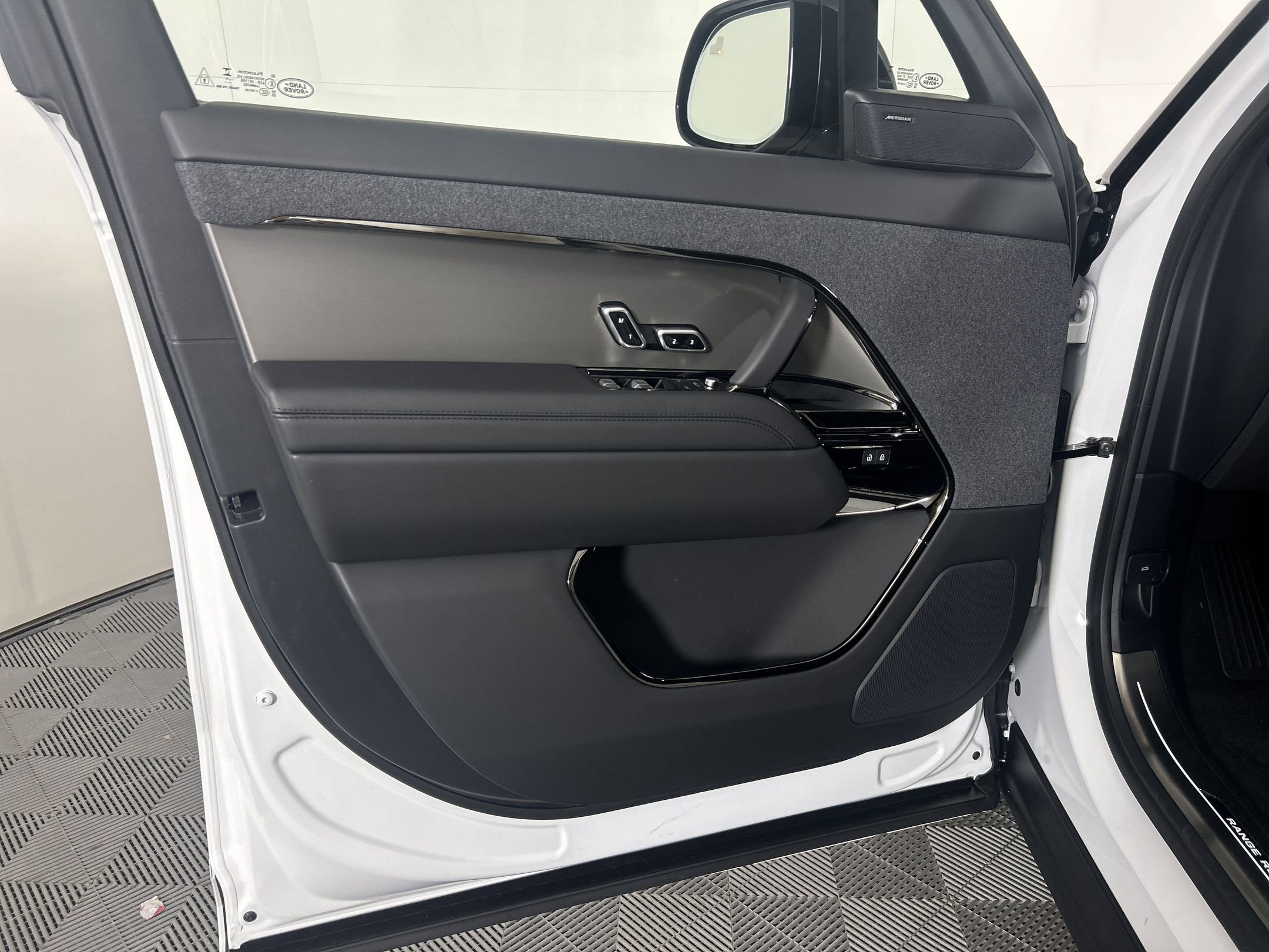 New 2025 Land Rover Range Rover Sport Dynamic SE image 20