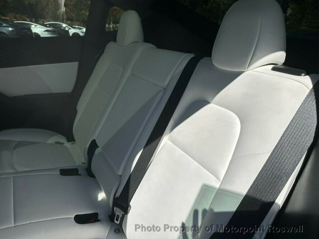 Used 2021 Tesla Model Y Long Range image 17