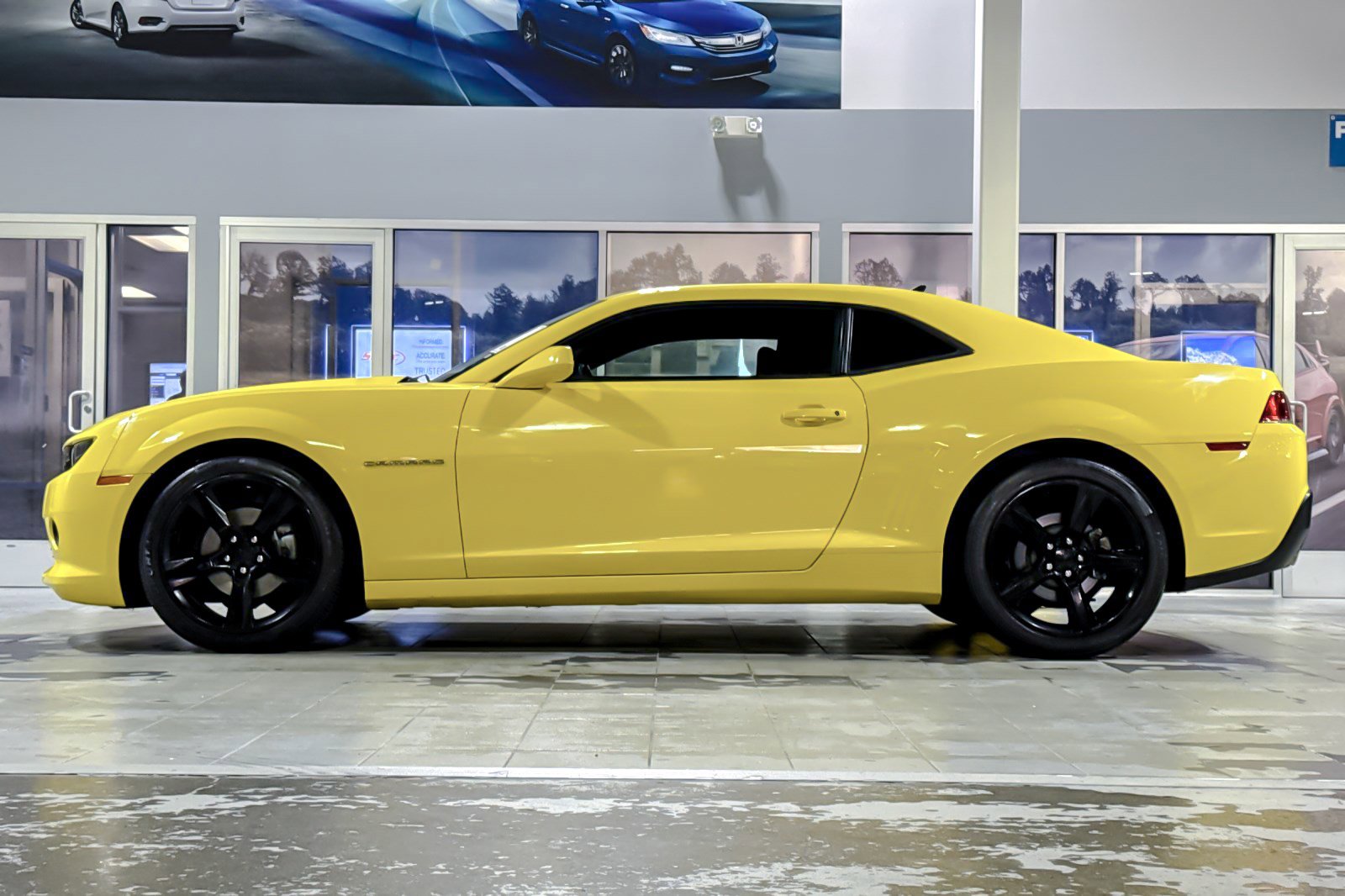 Used 2015 Chevrolet Camaro LT image 2