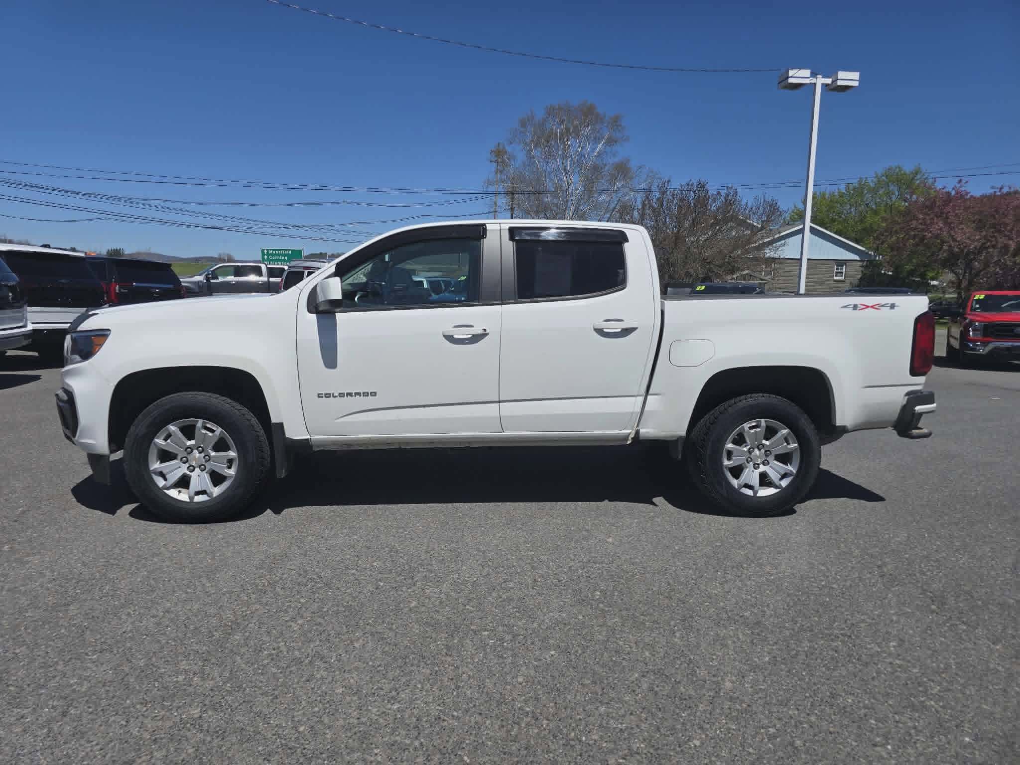 Used 2022 Chevrolet Colorado LT w/ LT Convenience Package AWD/4WD image 6