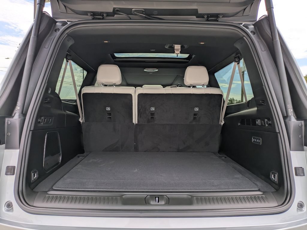 New 2026 Jeep Grand Wagoneer L Limited AWD/4WD image 16