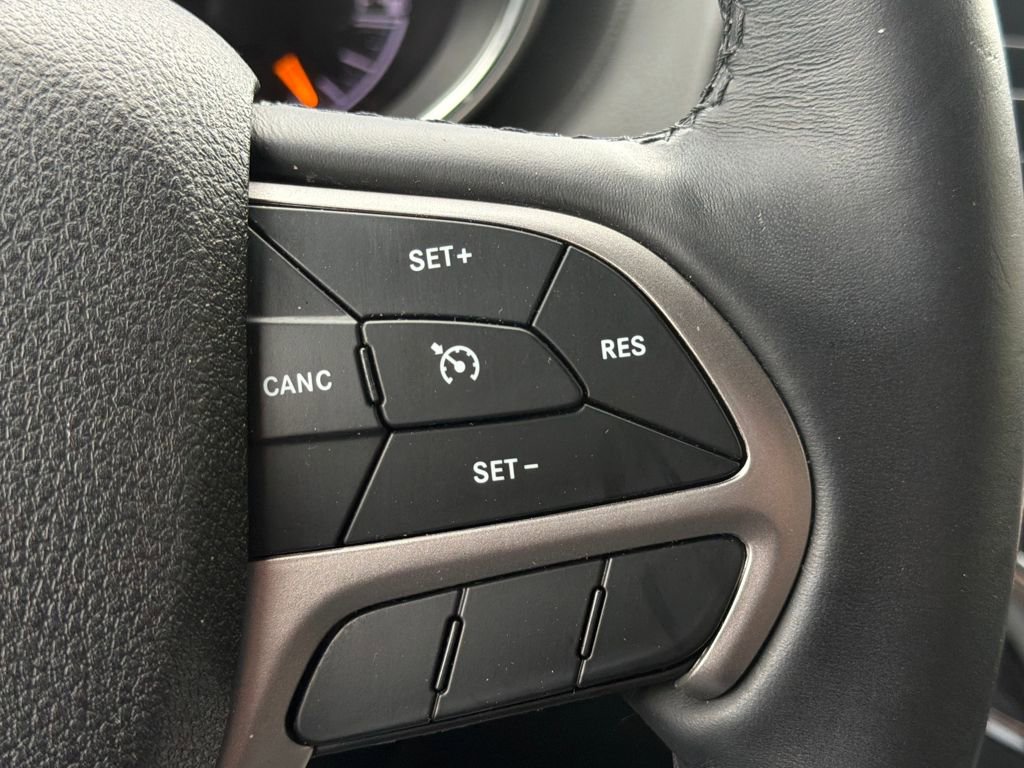 Used 2018 Jeep Grand Cherokee Overland w/ Trailer Tow Group IV image 22
