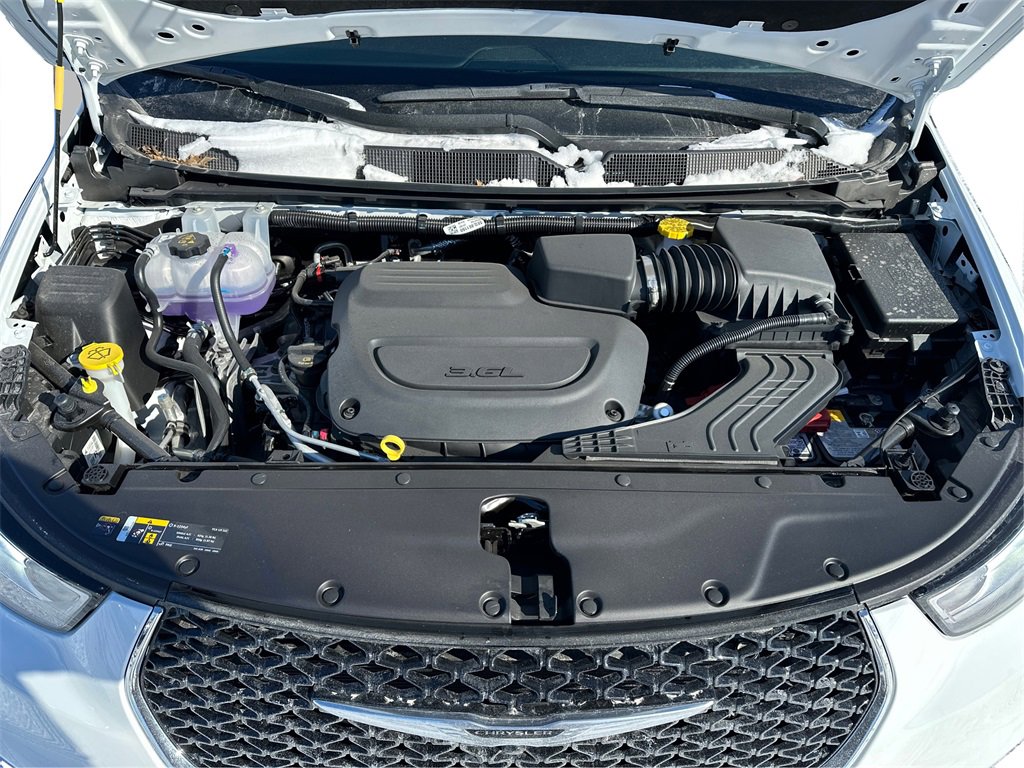 New 2025 Chrysler Pacifica Select image 11