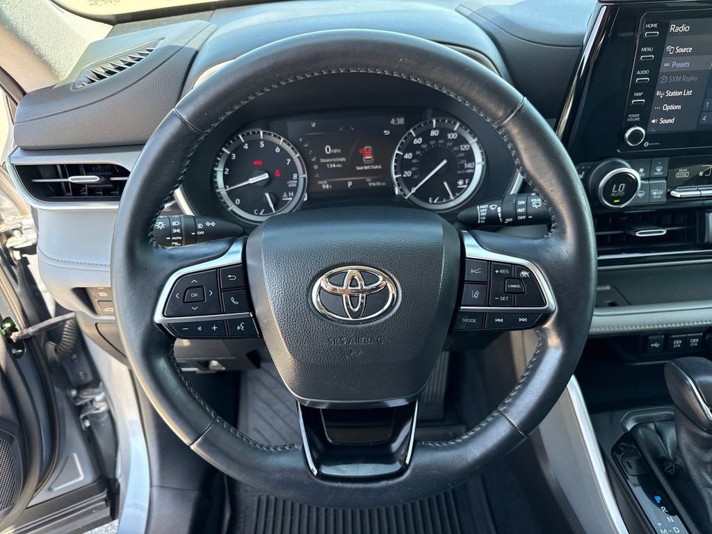 Used 2021 Toyota Highlander XLE FWD image 15