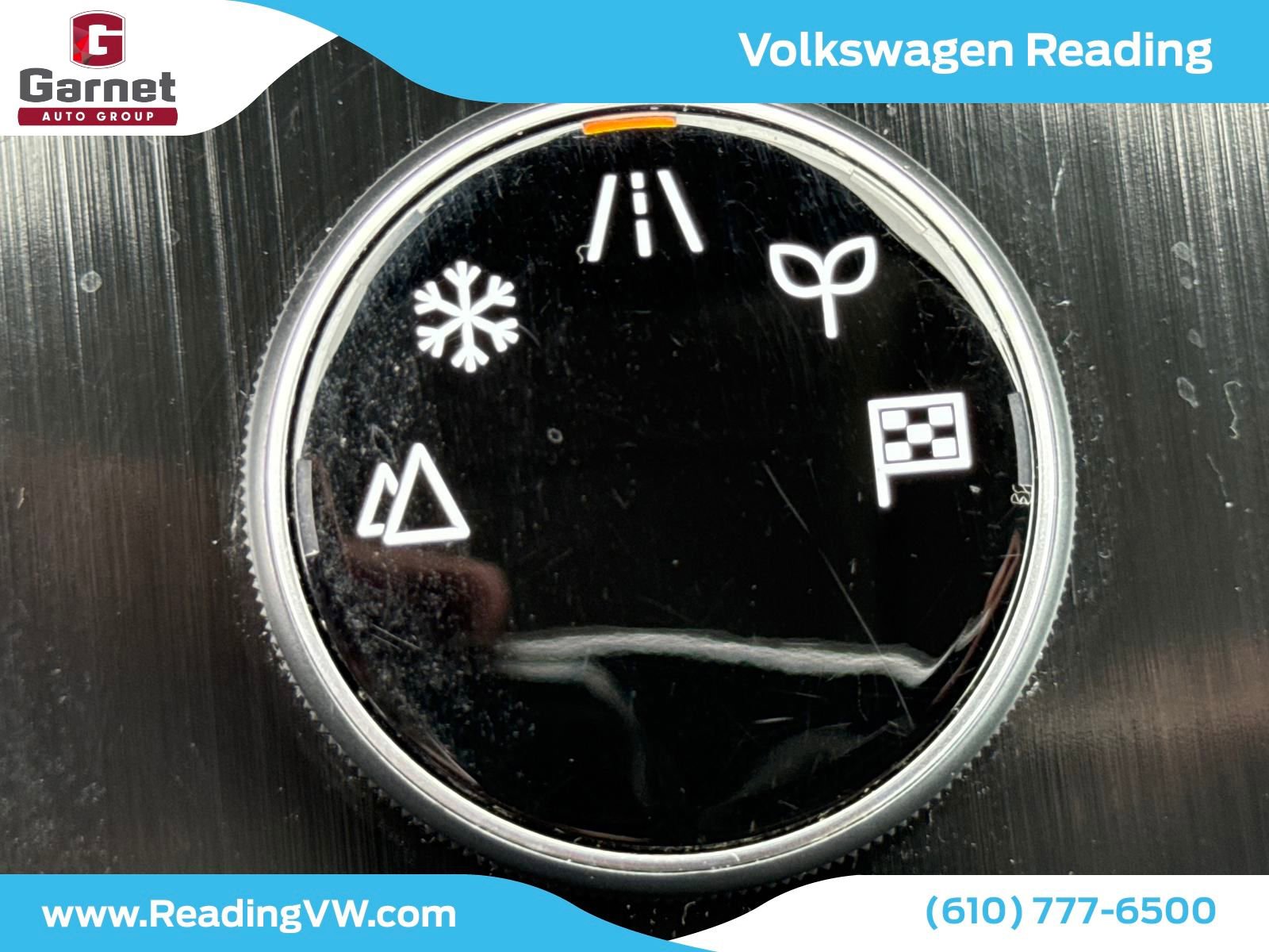 Used 2023 Nissan Rogue S image 32