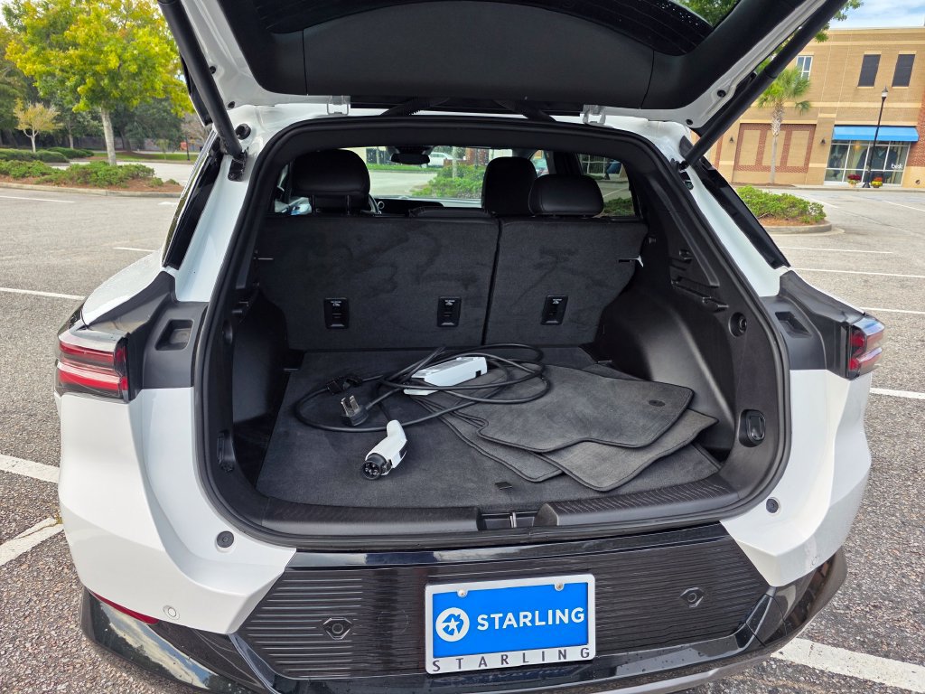 Certified 2024 Chevrolet Equinox EV LT FWD image 35