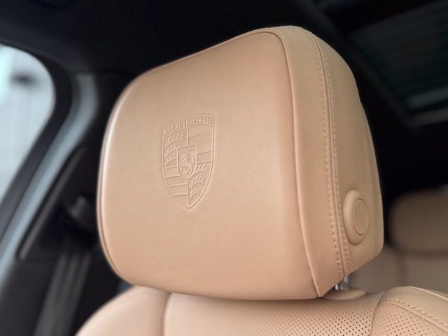Certified 2022 Porsche Macan S AWD/4WD image 33