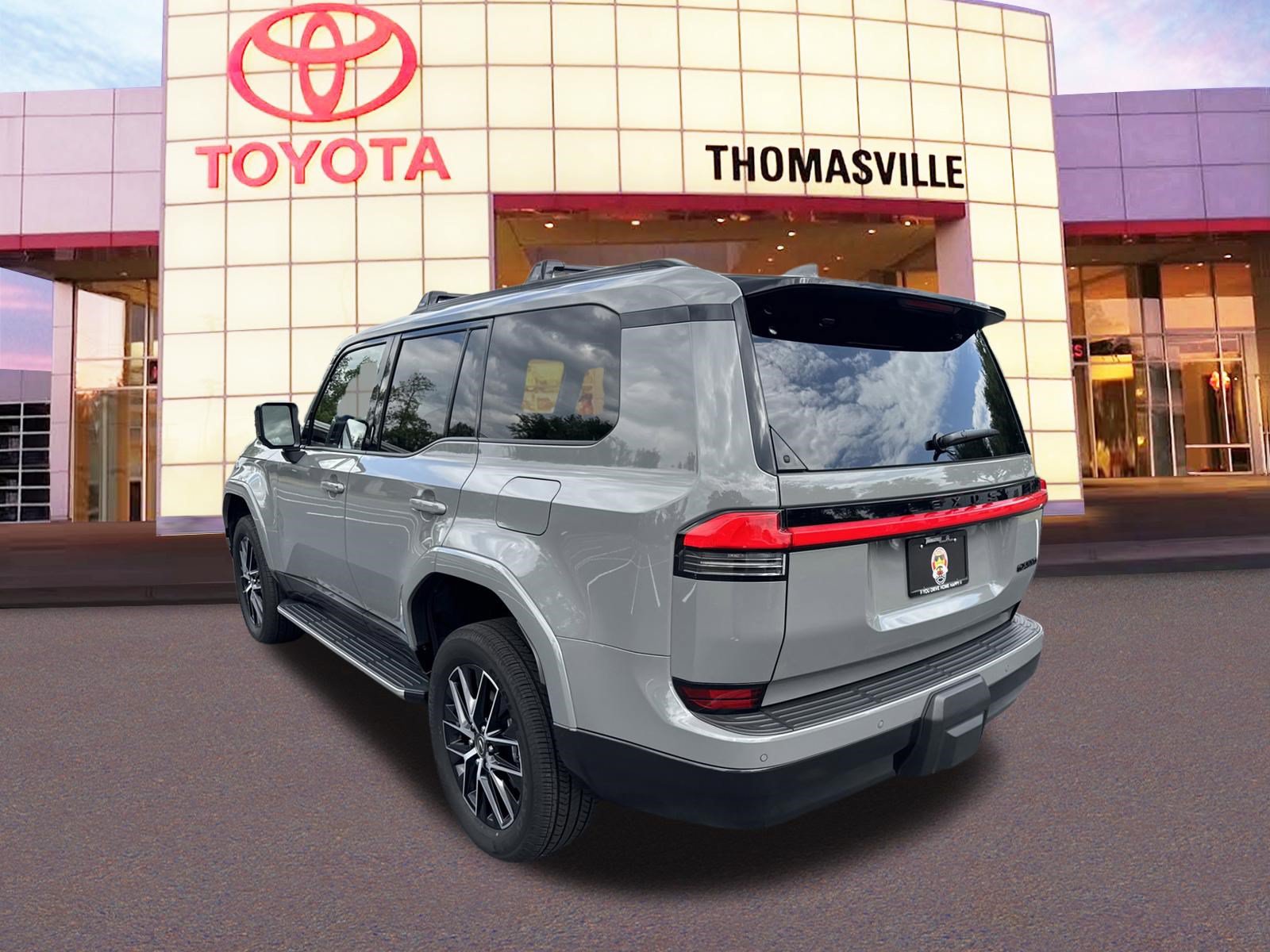 Used 2025 Lexus GX 550 w/ Accessory Package (2T) AWD/4WD image 7