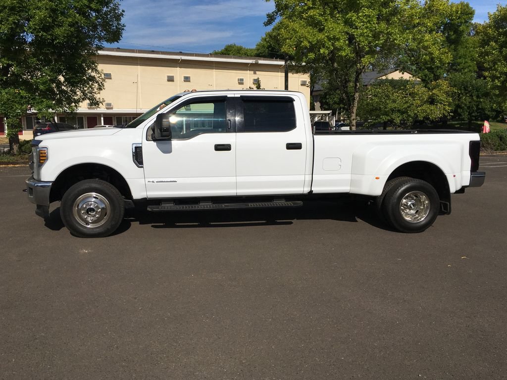 Used 2018 Ford F350 XLT w/ XLT Value Package AWD/4WD image 3