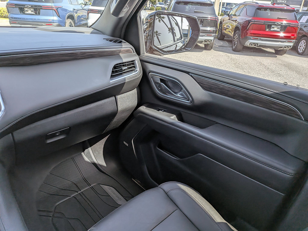 Certified 2023 Chevrolet Tahoe Z71 w/ Luxury Package AWD/4WD image 16