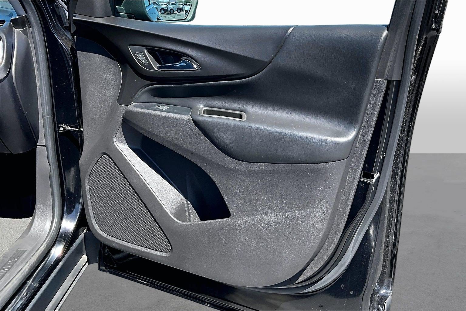 Used 2019 Chevrolet Equinox LT FWD image 17