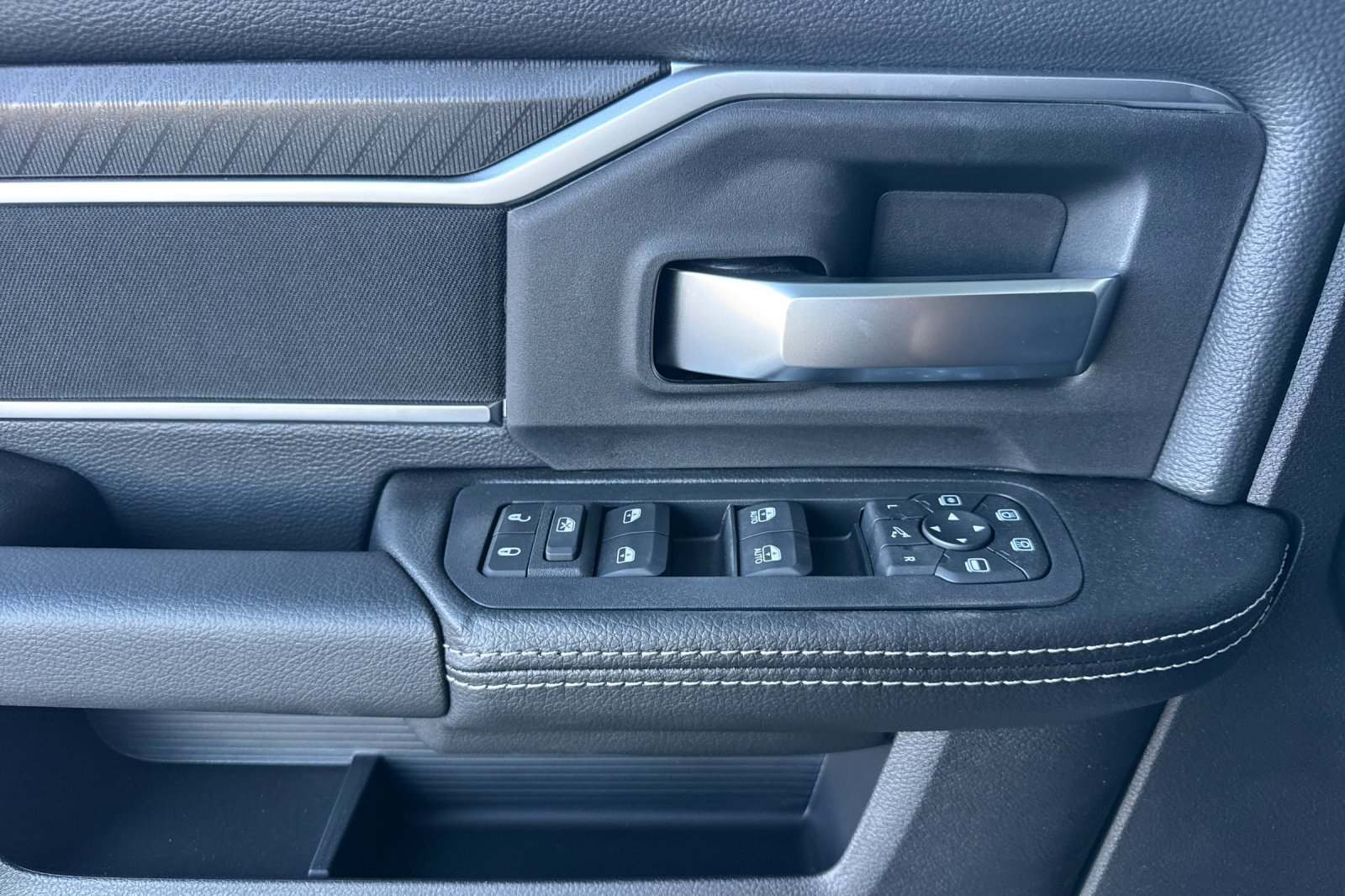 New 2026 RAM 3500 Big Horn AWD/4WD image 10
