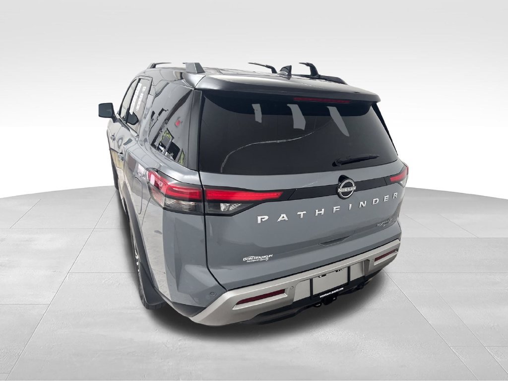 Certified 2025 Nissan Pathfinder Platinum w/ Cargo Package AWD/4WD image 4