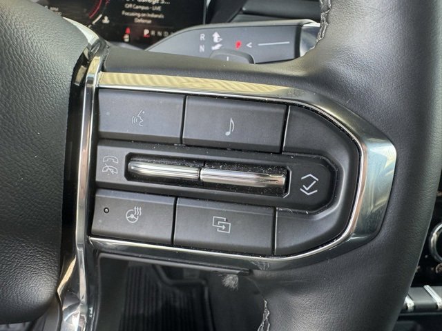 Used 2025 GMC Acadia Elevation image 16