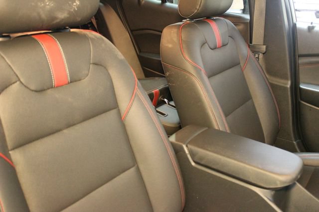 Used 2025 Chevrolet Trax RS w/ Sunroof Package FWD image 10