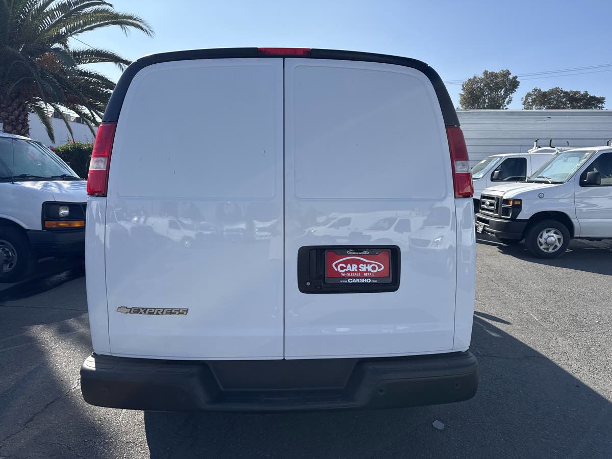 Used 2019 Chevrolet Express 3500 w/ Driver Convenience Package image 5