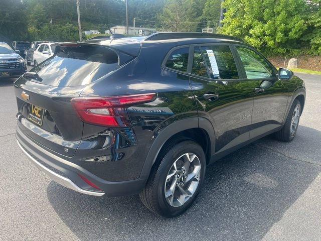 Used 2025 Chevrolet Trax LT w/ LT Convenience Package FWD image 6