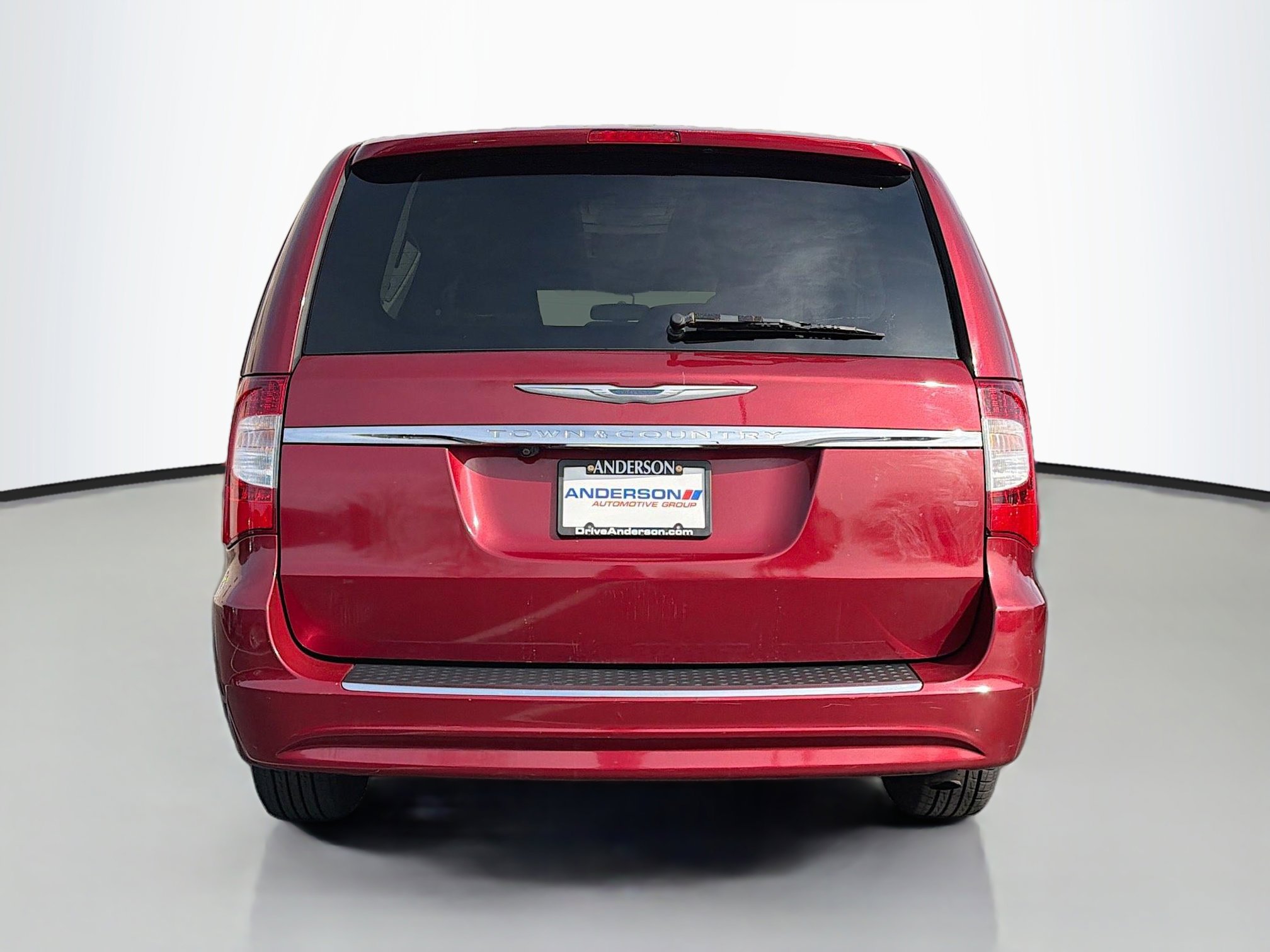Used 2013 Chrysler Town & Country Touring image 14