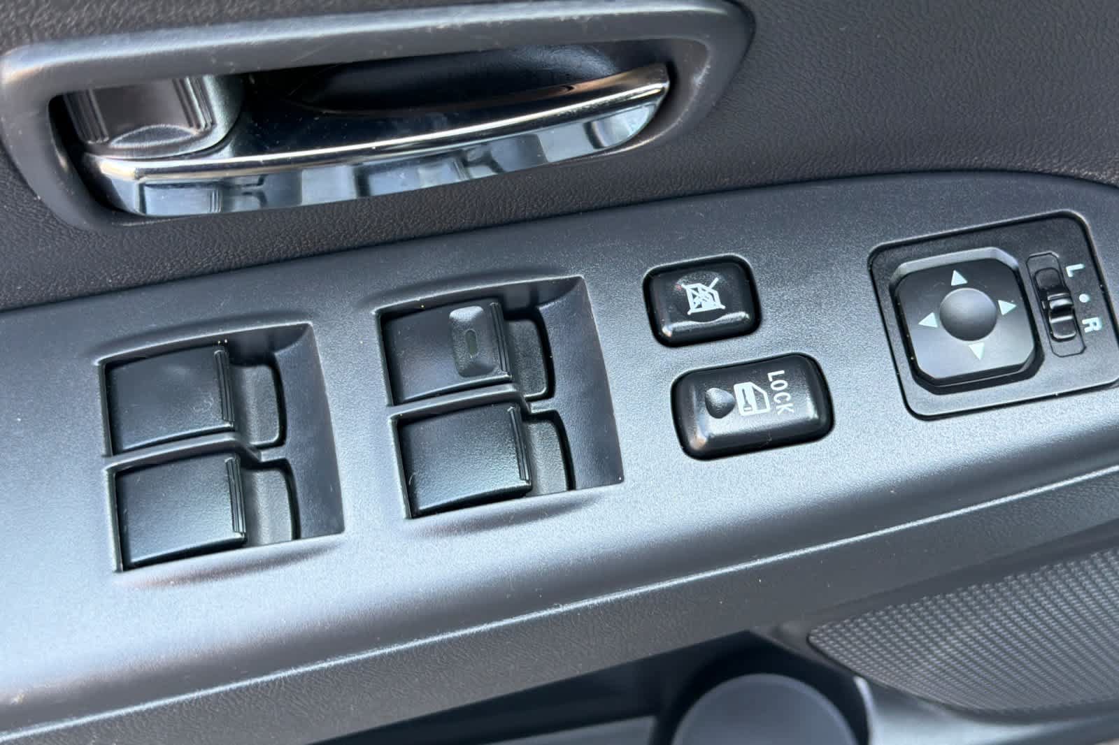 Used 2025 Mitsubishi Outlander Sport LE AWD/4WD image 15