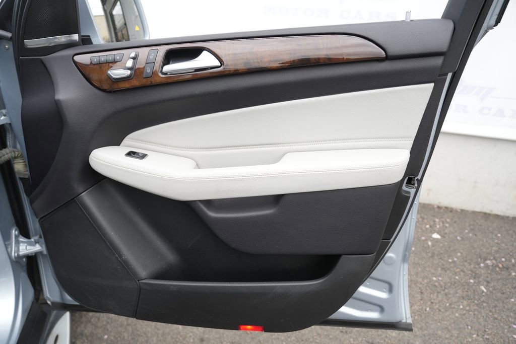 Used 2017 Mercedes-Benz GLS 450 4MATIC image 34