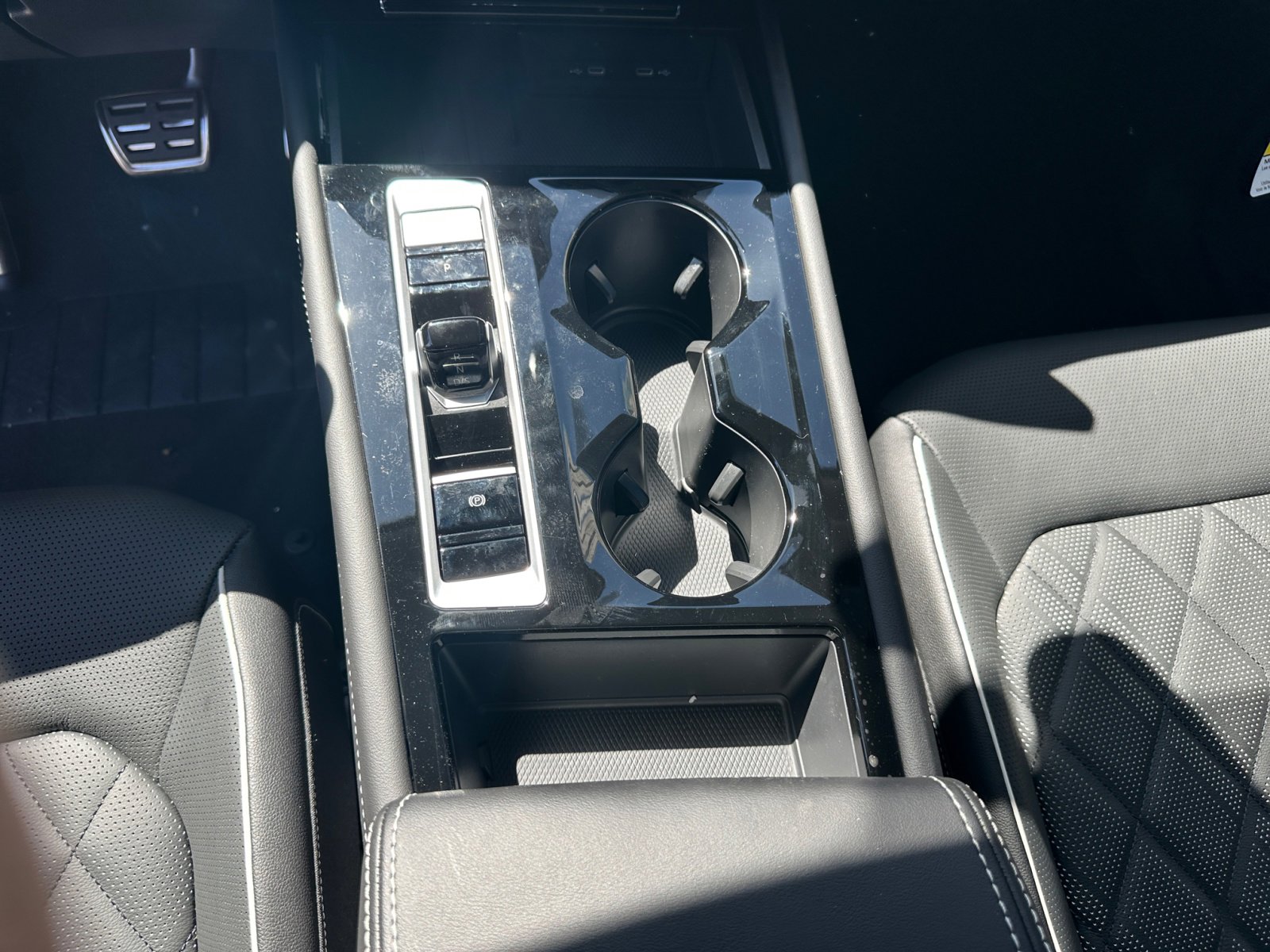 New 2025 Volkswagen Atlas SEL Premium R-Line image 15