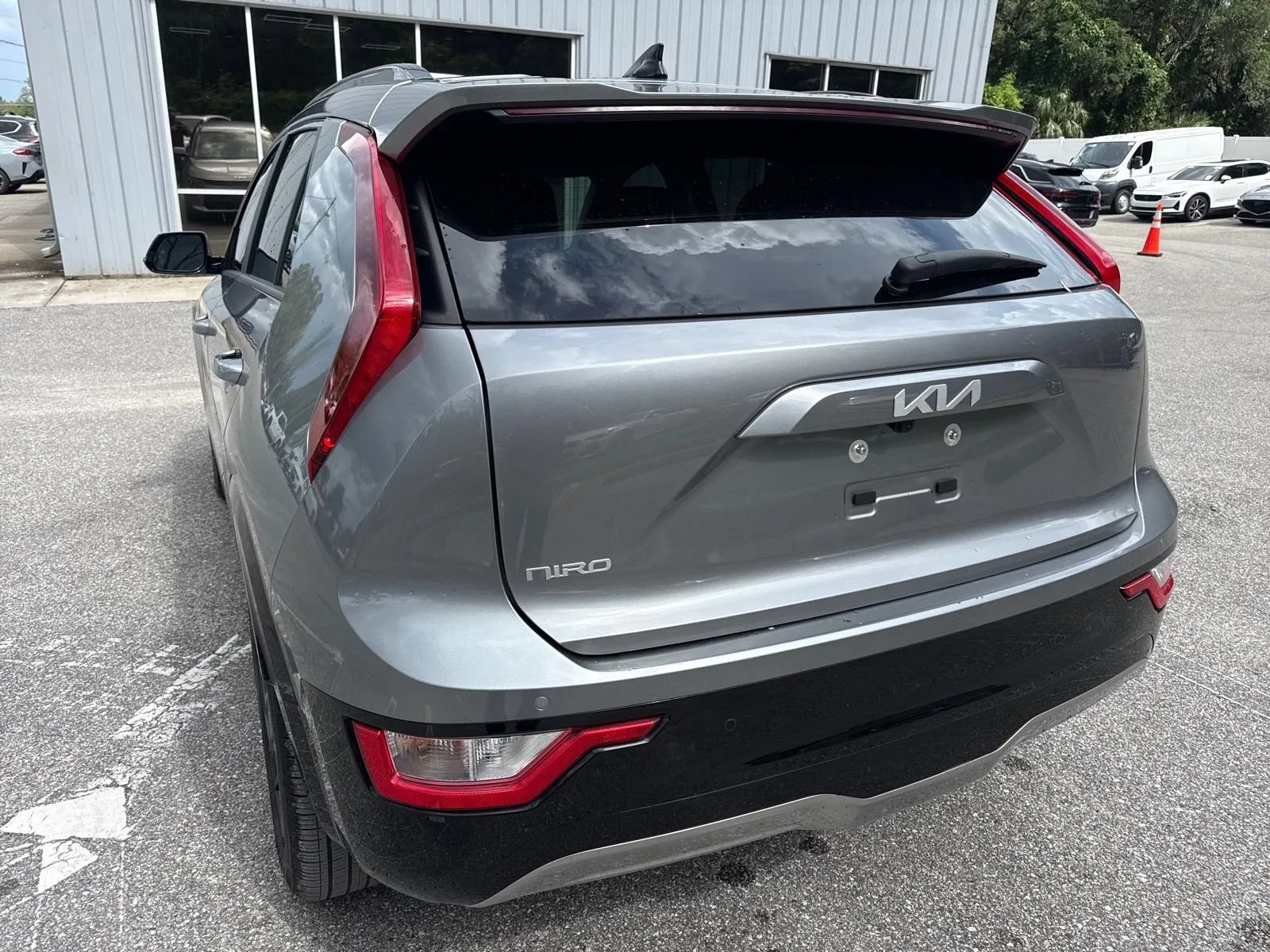 Used 2024 Kia Niro Wind w/ Wind Preserve Package FWD image 10